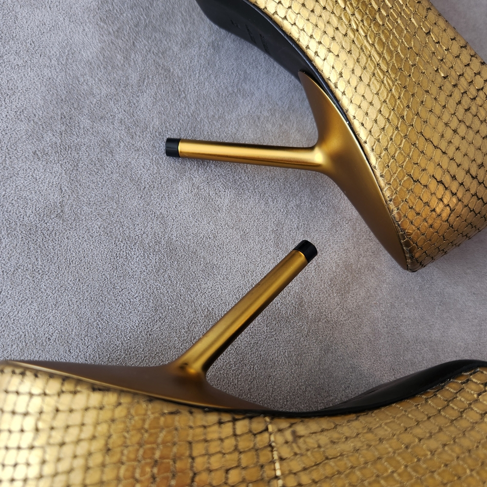 Balenciaga pumps 8 gold leather snake Essex architectural Made Italy new $1020 - Picture 11 of 16